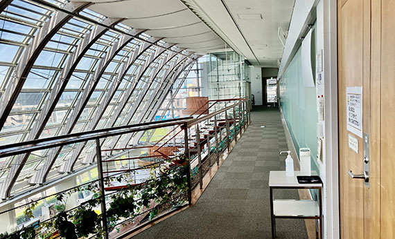 建物内